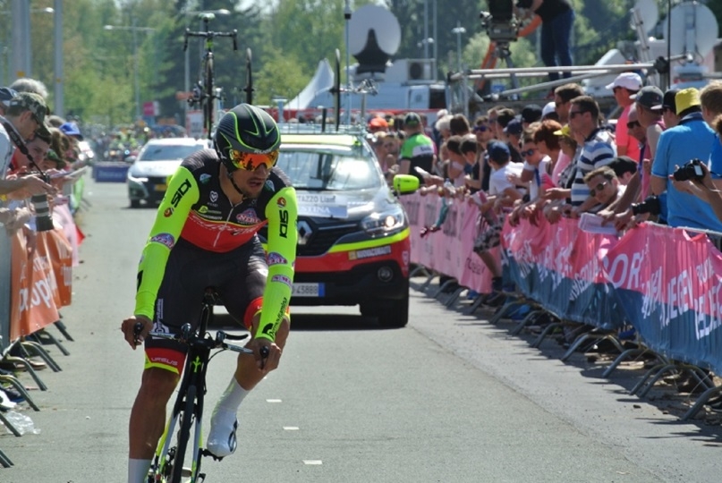 'GIRO D' ITALIA' CYCLE RACE WITH FLY AND DRIVE IN MOTORHOME